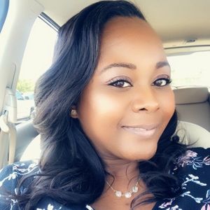 Meet your Posher, Latosha